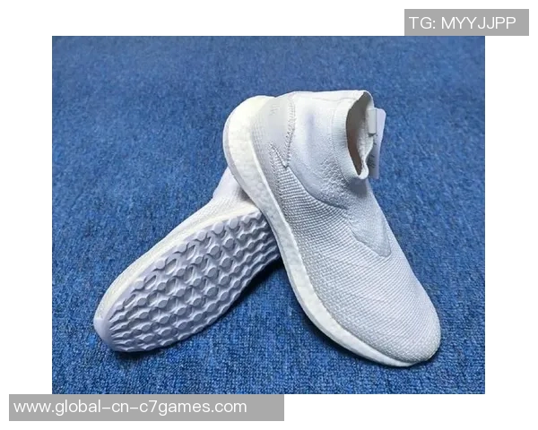 探索adidas猎鹰足球鞋的卓越性能与时尚设计助你在球场上大放异彩