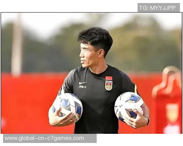 探讨足球最好的教练及其战术理念对球队成功的影响与启示